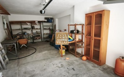 Spacious villa with guest apartment within short distance of the center of Altea la Vella.